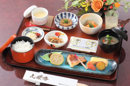 出典:https://www.hotel-castle.co.jp/uploads/kuyoan_breakfast_img1_2014.png