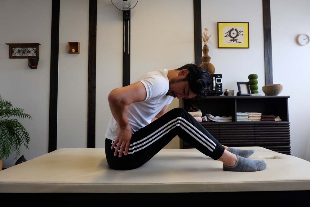 股関節のストレッチ