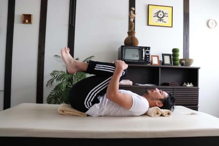 産後の「胎児の姿勢」で腰痛肩こり改善動作1